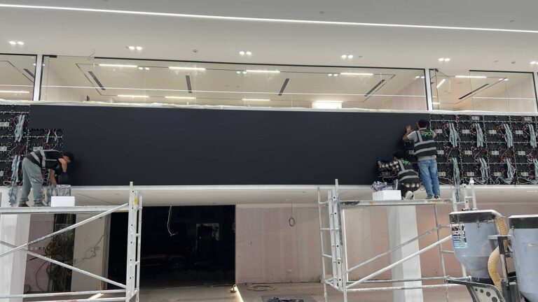 installation of ultra long led screen in dubai by epix