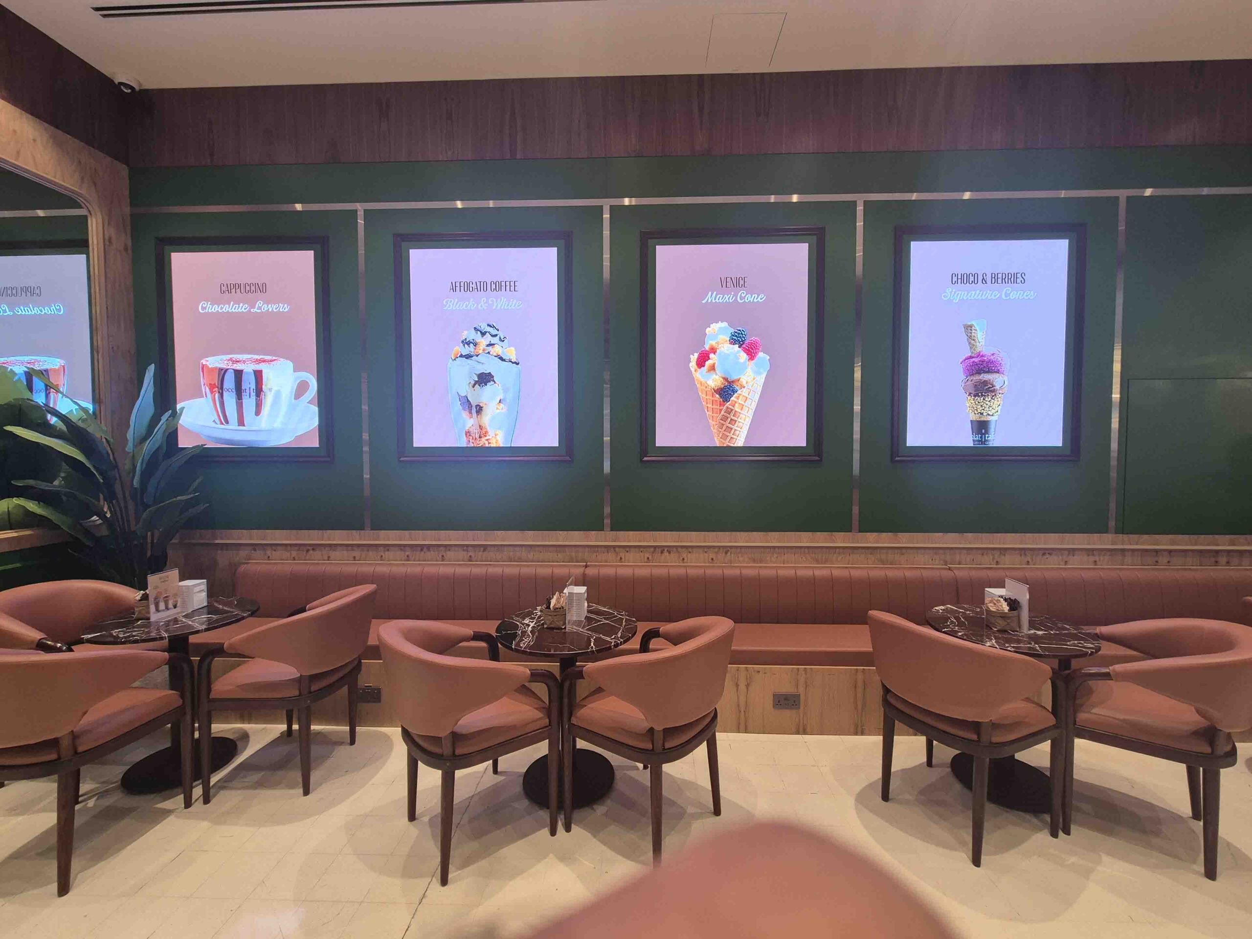 Cioccolat Italiano LED Display Dubai Festival City